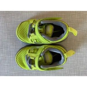 Nike Toddler Free Run Sneakers. Size 4c. Brand New.